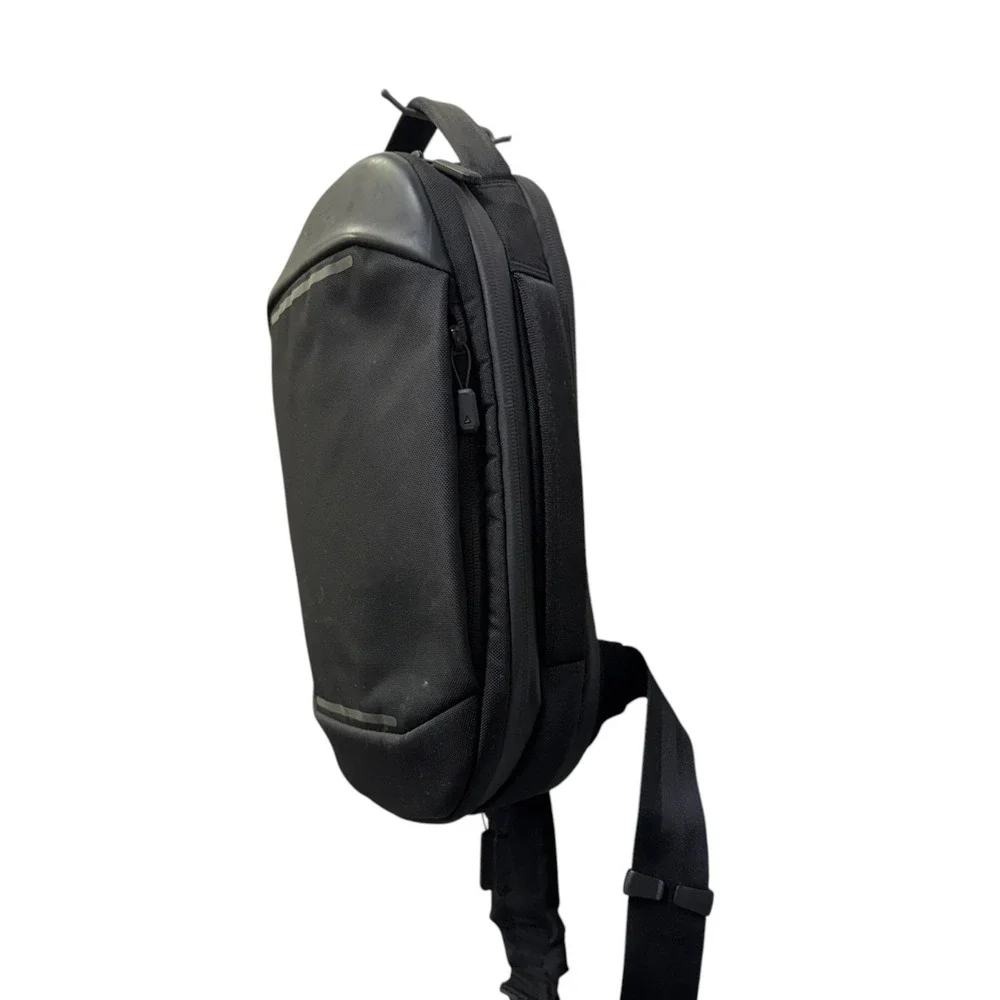 Nomatic Navigator Sling 6L Black Crossbody Bag RFID Safe‎ Water Resistant Travel